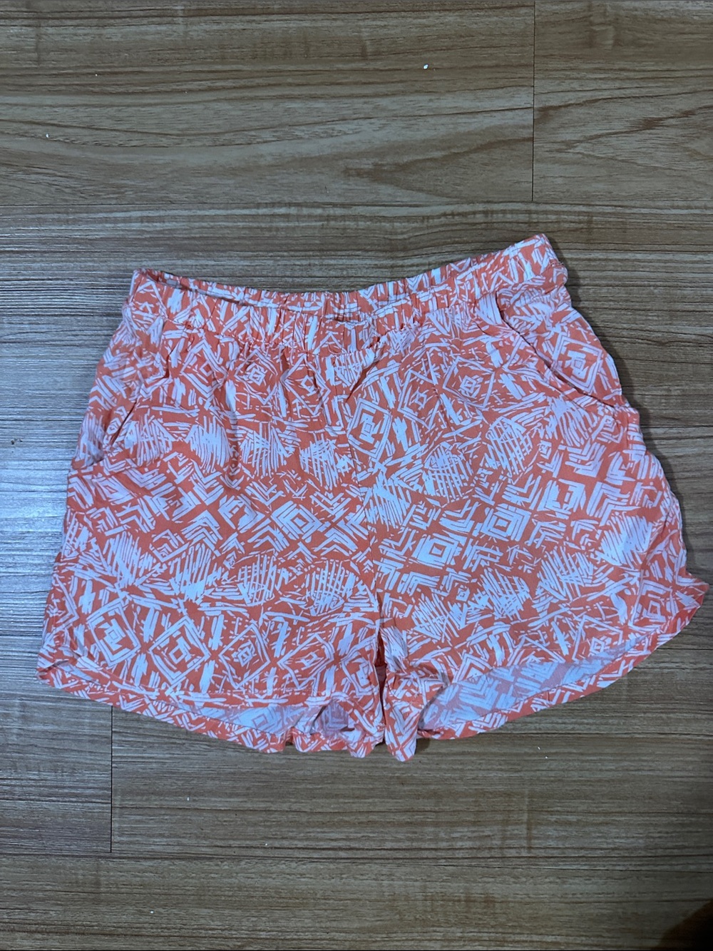 h.i.p. Coral & White Printed Elastic-Waist Athletic Shorts